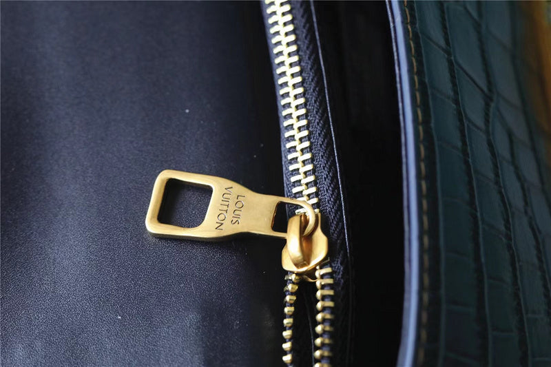 Franco Shops - Louis Vuittons  - 9963
