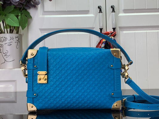 Franco Shops - Louis Vuittons  - 15744