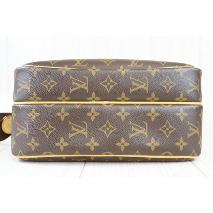Rank AB ｜    LV Monogram Reporter Shoulder Bag    ｜120411