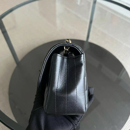 Mini Classic Flap 20CM Chevron Lambskin Black Golden Hardware Series 27