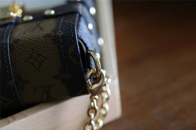Franco Shops - Louis Vuittons  - 9319