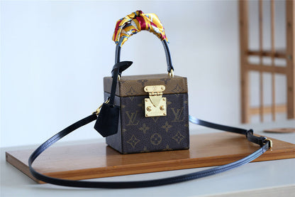 Franco Shops - Louis Vuittons  - 9401