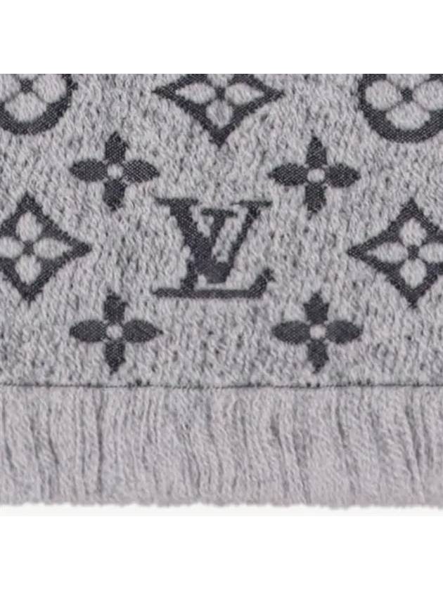 Louis Vuitton Monogram Classic Scarf Light Gray M70932