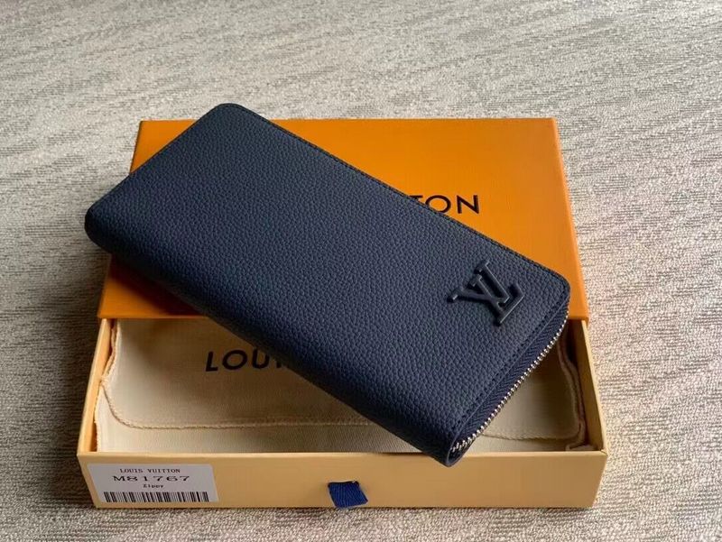 Franco Shops - Louis Vuittons  - 15667
