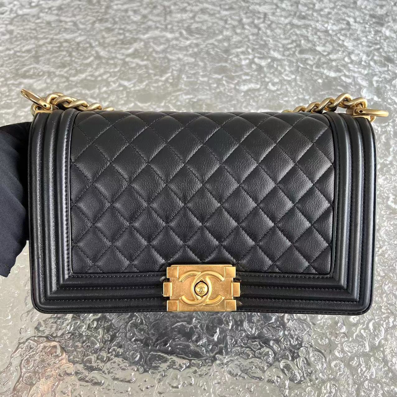 *Calfskin* Boy Old Medium 25CM Quilted Calfskin Black Leboy Golden Hardware Series 20