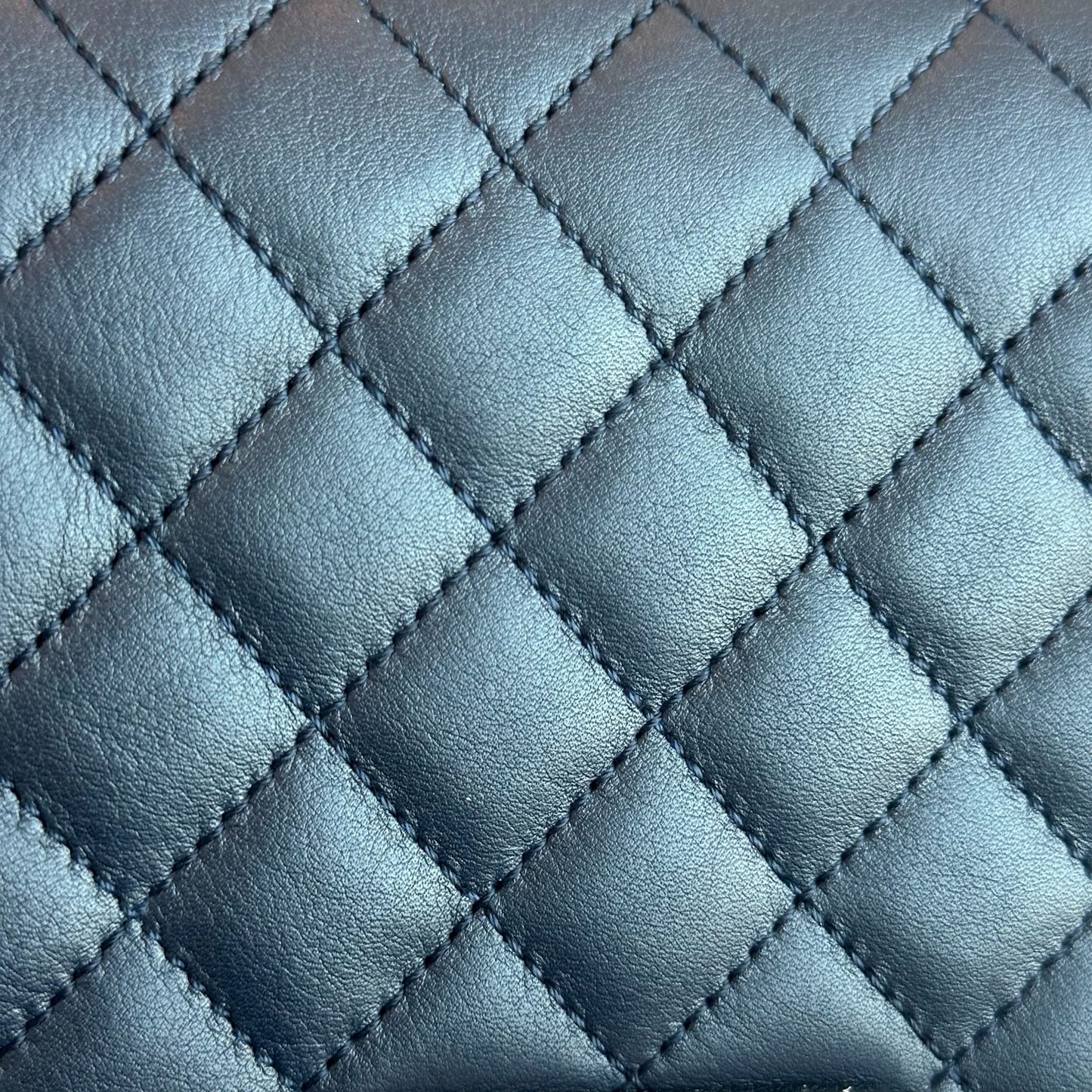 *Calfskin* Boy Old Medium 25CM Quilted Smooth Calfskin Leboy Dark Blue SHW No 20