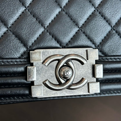 *Calfskin* Calfskin Boy New Medium 28CM Quilted Black Leboy RSHW No 19