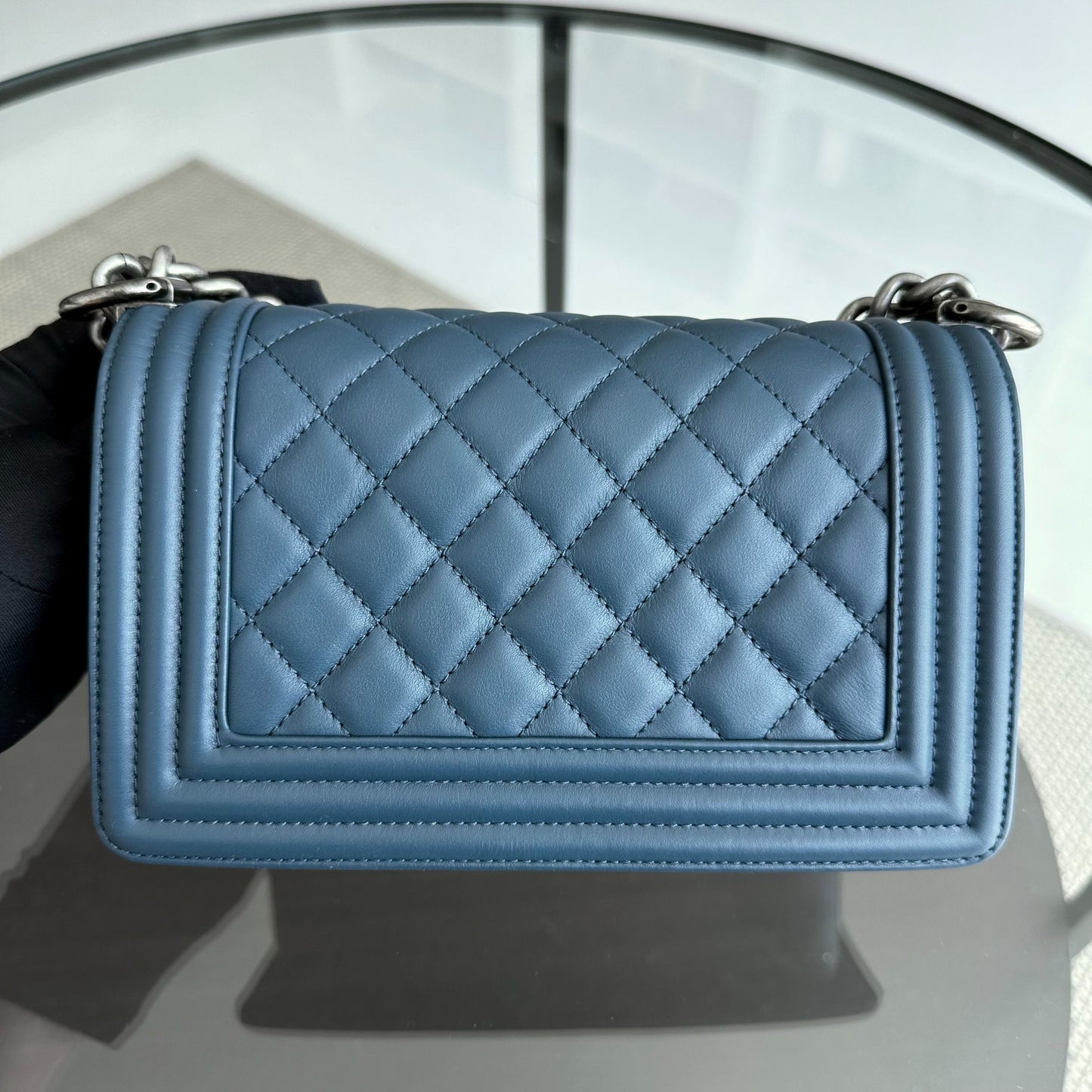 *Calfskin, Like New* Boy Small 20CM Quilted Leboy Calfskin Dark Blue No 26