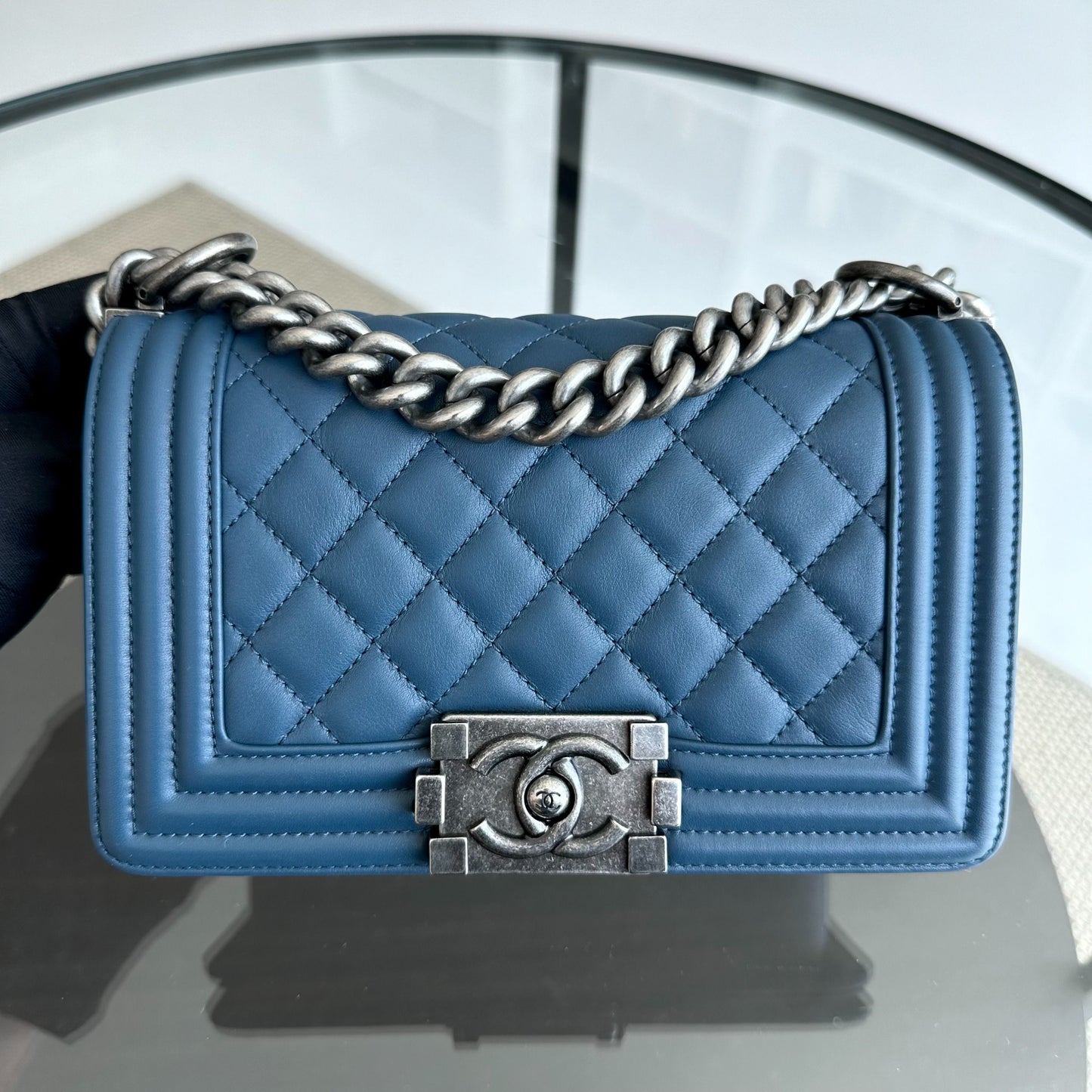 *Calfskin, Like New* Boy Small 20CM Quilted Leboy Calfskin Dark Blue No 26