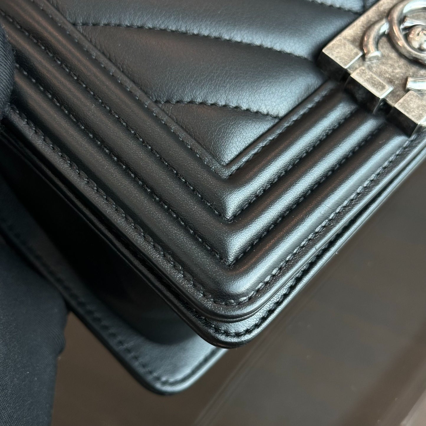 *Calfskin, Like New* Boy Small Chevron Calfskin Leboy Black RSHW No 22