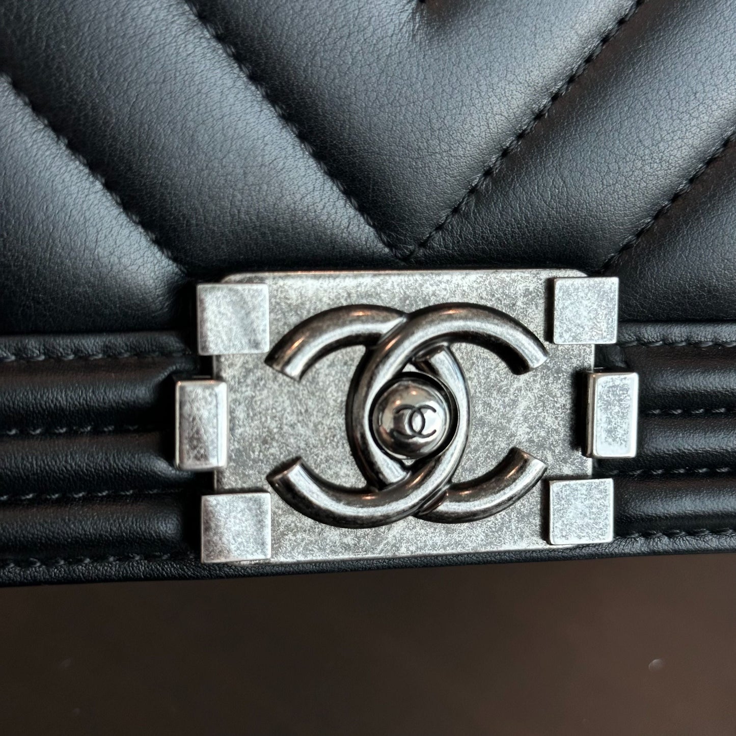 *Calfskin, Like New* Boy Small Chevron Calfskin Leboy Black RSHW No 22