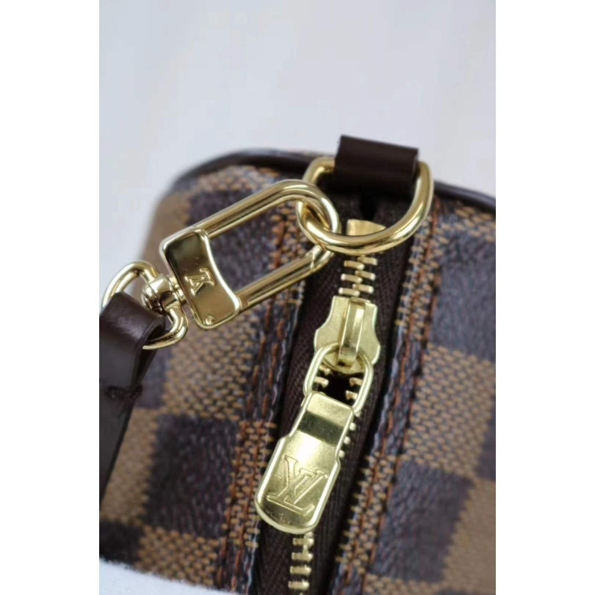 Rank SA ｜      LV Damier Handbag    ｜012615