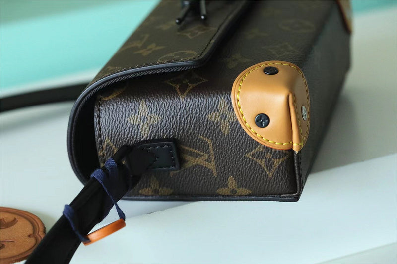 Franco Shops - Louis Vuittons  - 9922