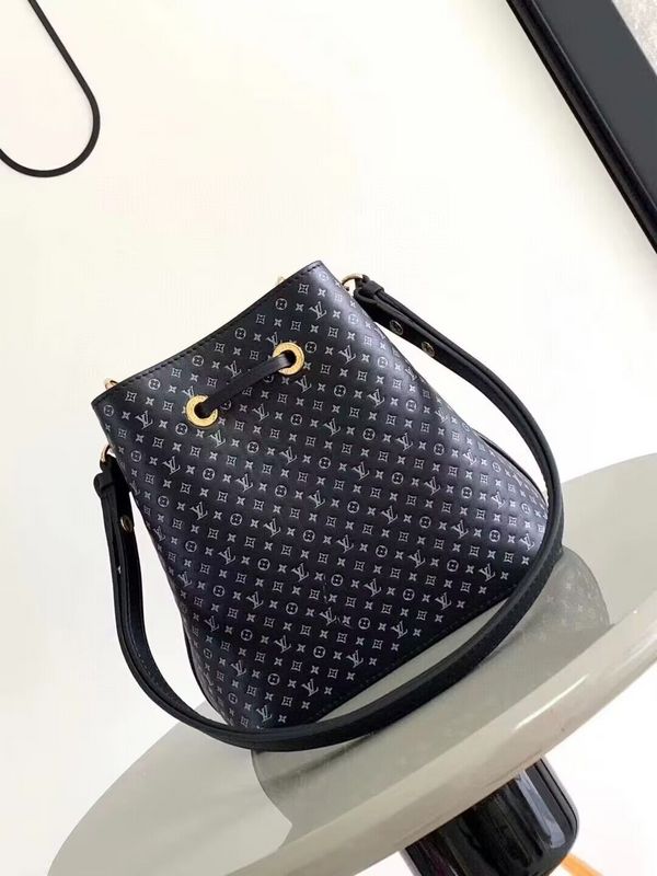Franco Shops - Louis Vuittons  - 15272