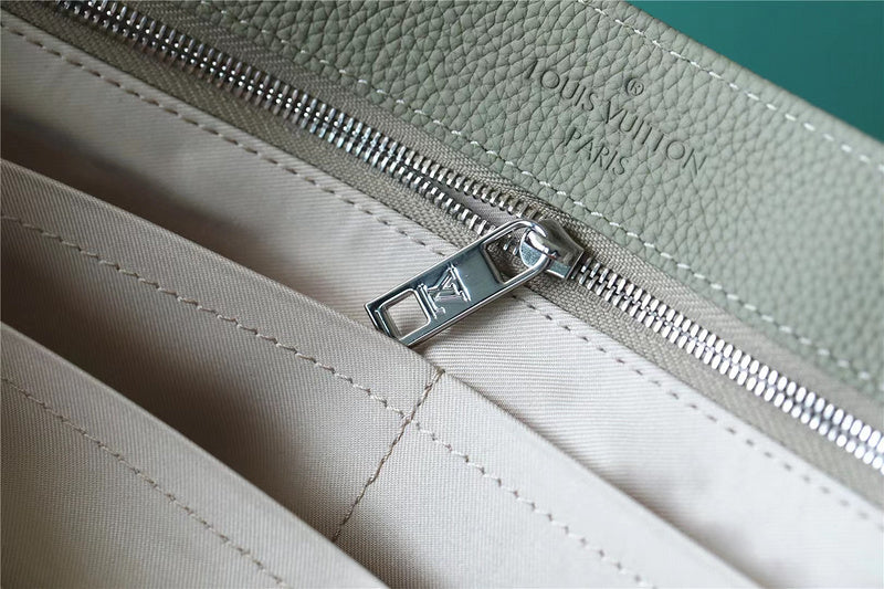 Franco Shops - Louis Vuittons  - 9906