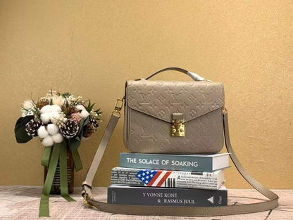 The Franco Shops - Louis Vuittons  - 12092