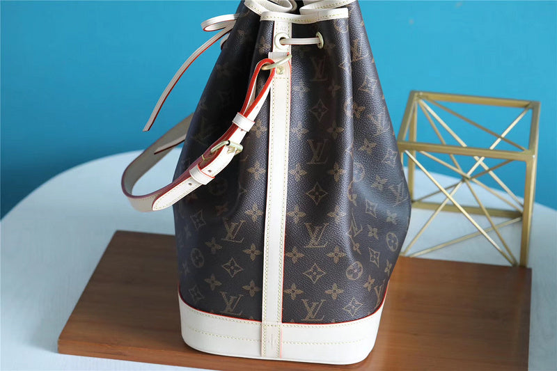 The Franco Shops - Louis Vuittons  - 7739