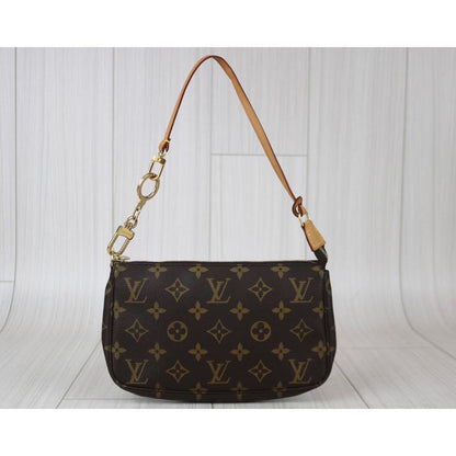 Rank A ｜    LV Monogram Pochette Accessoires ｜090904