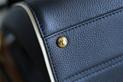 The Franco Shops - Louis Vuittons  - 7945