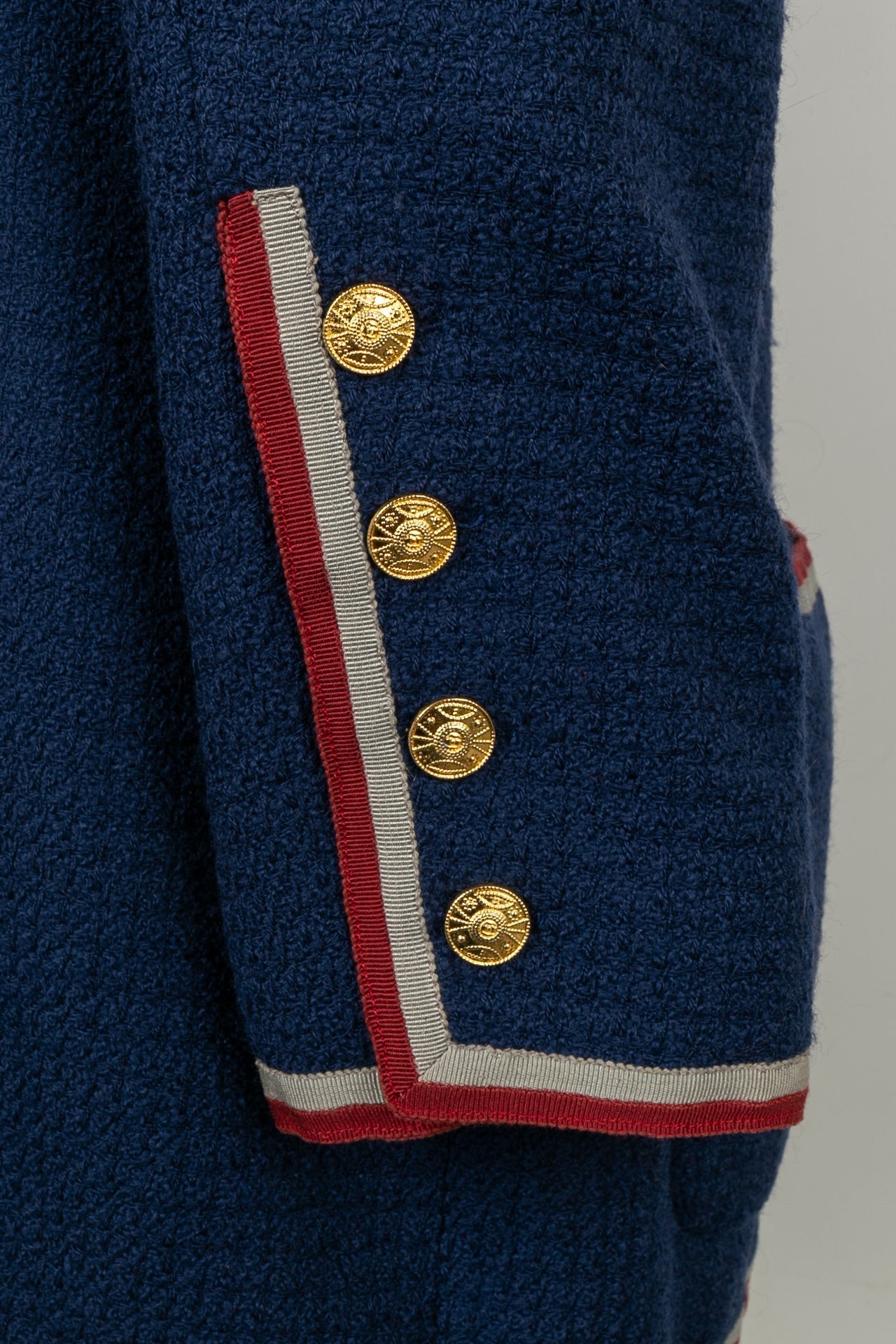 Veste bleue Chanel