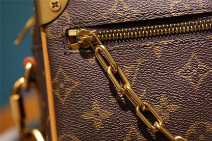 Franco Shops - Louis Vuittons  - 10151