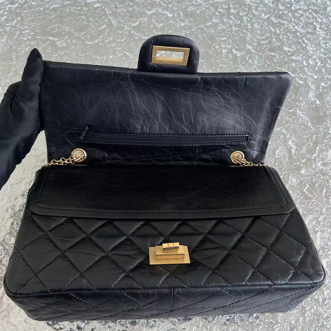 2.55 227 Large 31CM Quilted Calfskin Black Golden Hardware