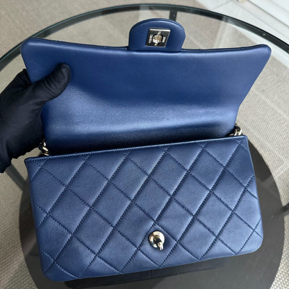 2020 Elegant Resin Chain Classic Flap Quilted Lambskin Dark Blue GHW No 29