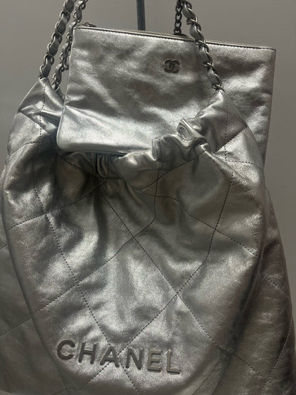 Chanel - Sac Hobo 22