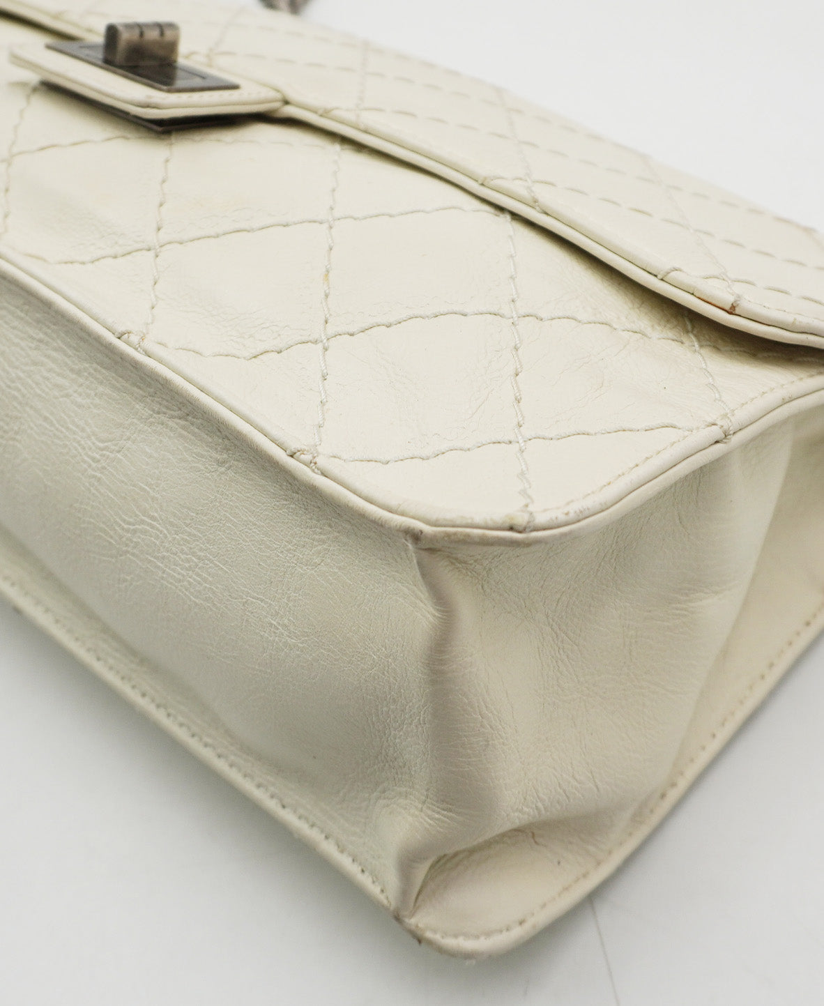 2.55 Classic Flap Shoulder Bag White
