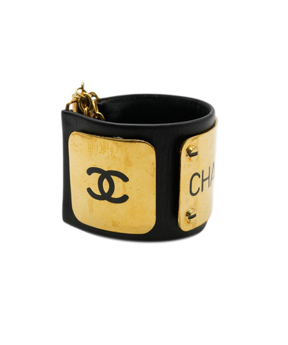 Chanel CC Wide Leather Cuff ASL4522