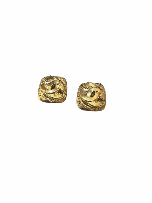 Chanel Vintage Diagonal Swirl CC Clip On Earrings 90120867