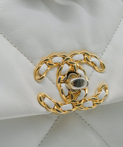 Chanel 19 White RJC3370