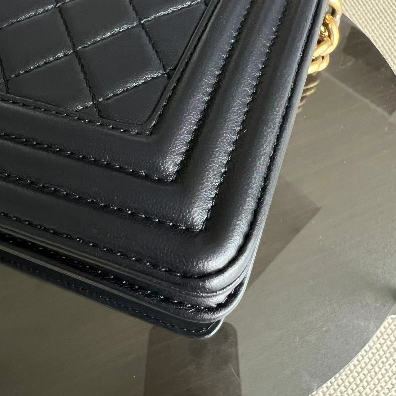 Black Boy Old Medium 25CM Quilted Lambskin Iridescent Leboy Black GHW No 20