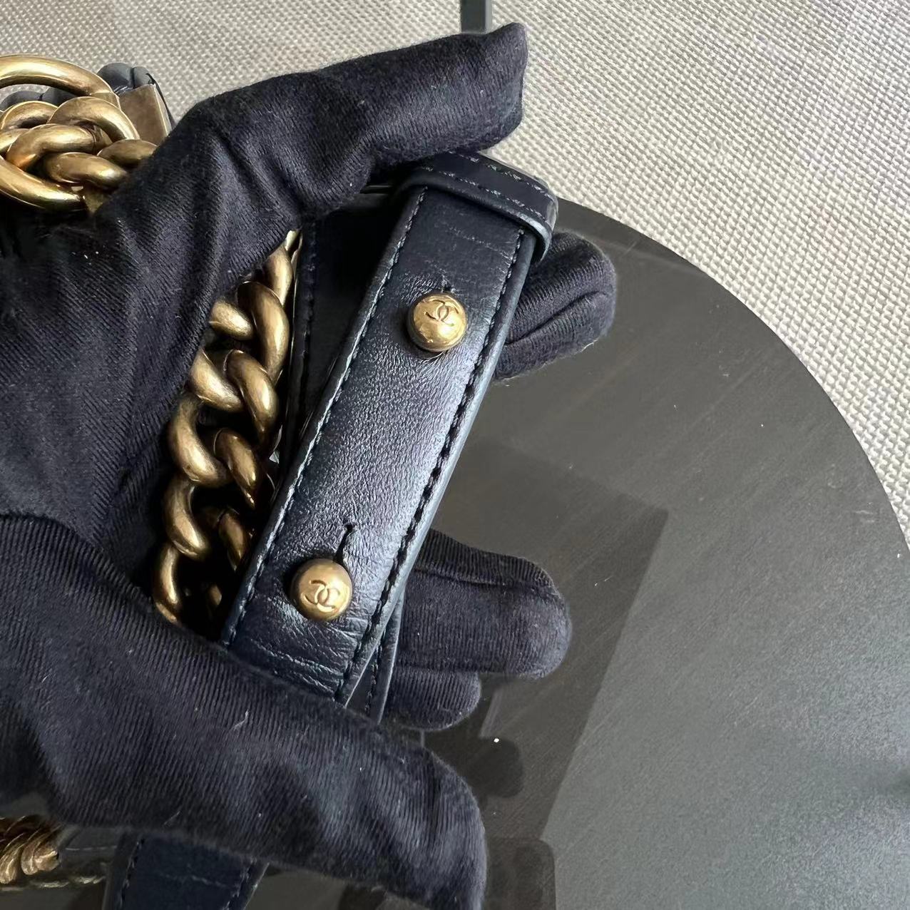 Black Boy Old Medium 25CM Quilted Lambskin Iridescent Leboy Black GHW No 20