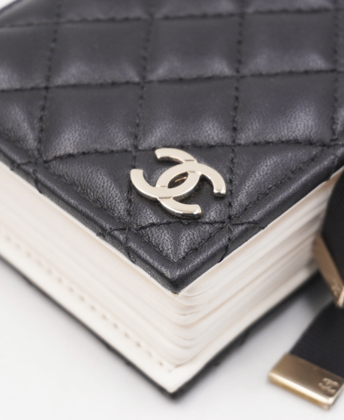 Book Card Holder with Chain Black