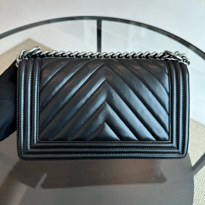 Boy Chevron Old Medium 25CM Lambskin Leboy Black SHW No 26