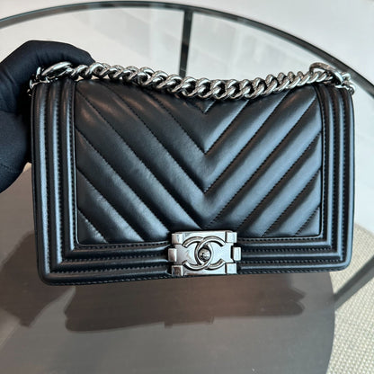 Boy Chevron Old Medium 25CM Lambskin Leboy Black SHW No 26