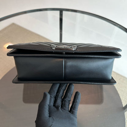Boy Chevron Old Medium 25CM Lambskin Leboy Black SHW No 26