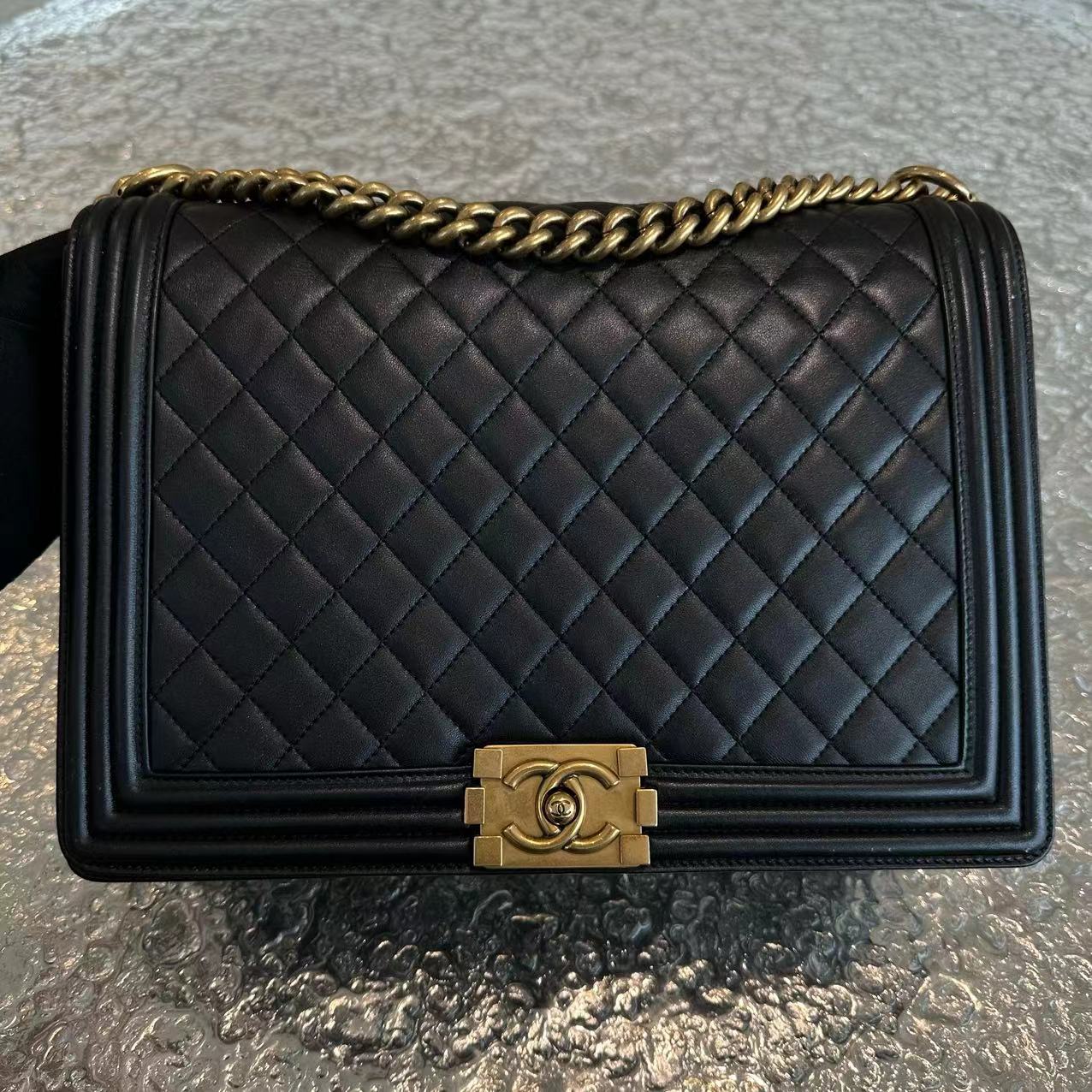 Boy Large 30CM Quilted Lambskin Leboy Black GHW No 19