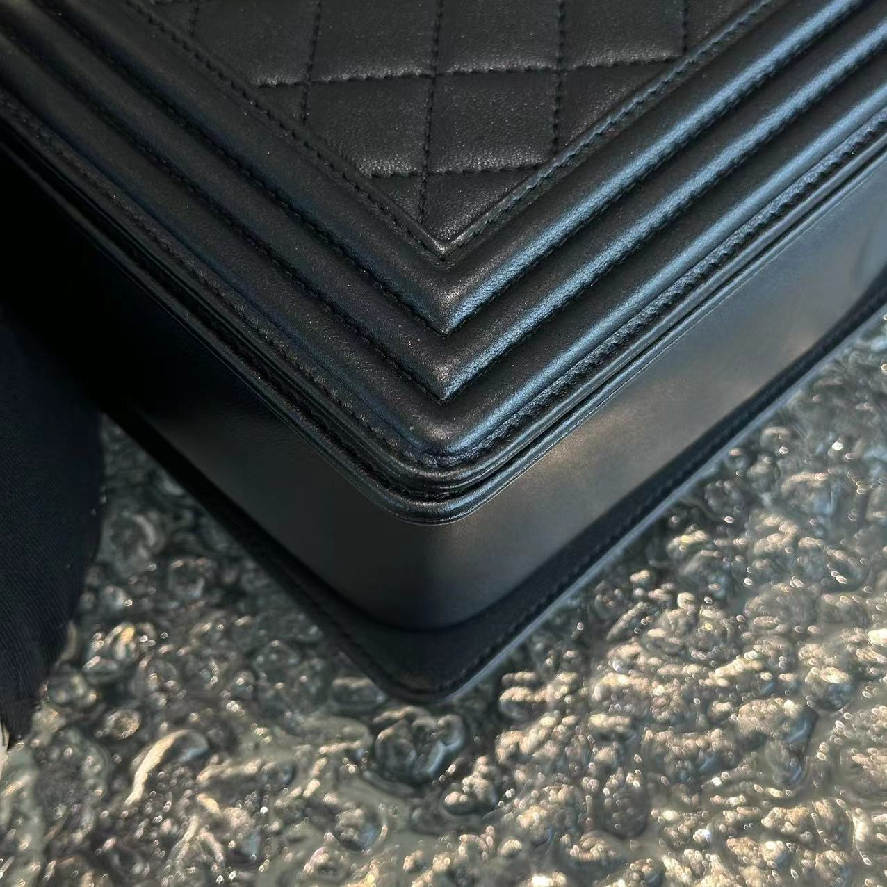 Boy Large 30CM Quilted Lambskin Leboy Black GHW No 19