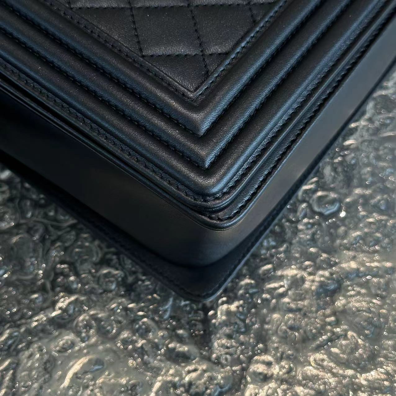 Boy Large 30CM Quilted Lambskin Leboy Black GHW No 19