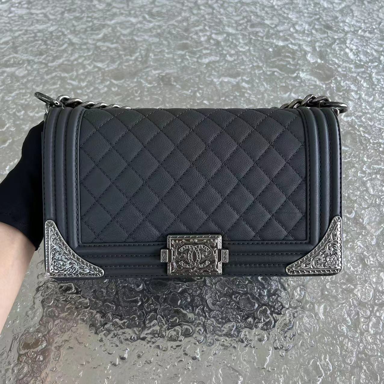 Boy Limited Edition Old Medium 25CM Quilted Grained Calfskin With Metal Edegs Grey Gray Leboy RSHW No 19