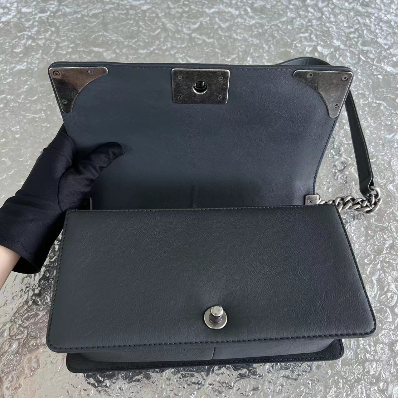 Boy Limited Edition Old Medium 25CM Quilted Grained Calfskin With Metal Edegs Grey Gray Leboy RSHW No 19