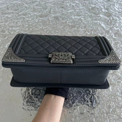 Boy Limited Edition Old Medium 25CM Quilted Grained Calfskin With Metal Edegs Grey Gray Leboy RSHW No 19