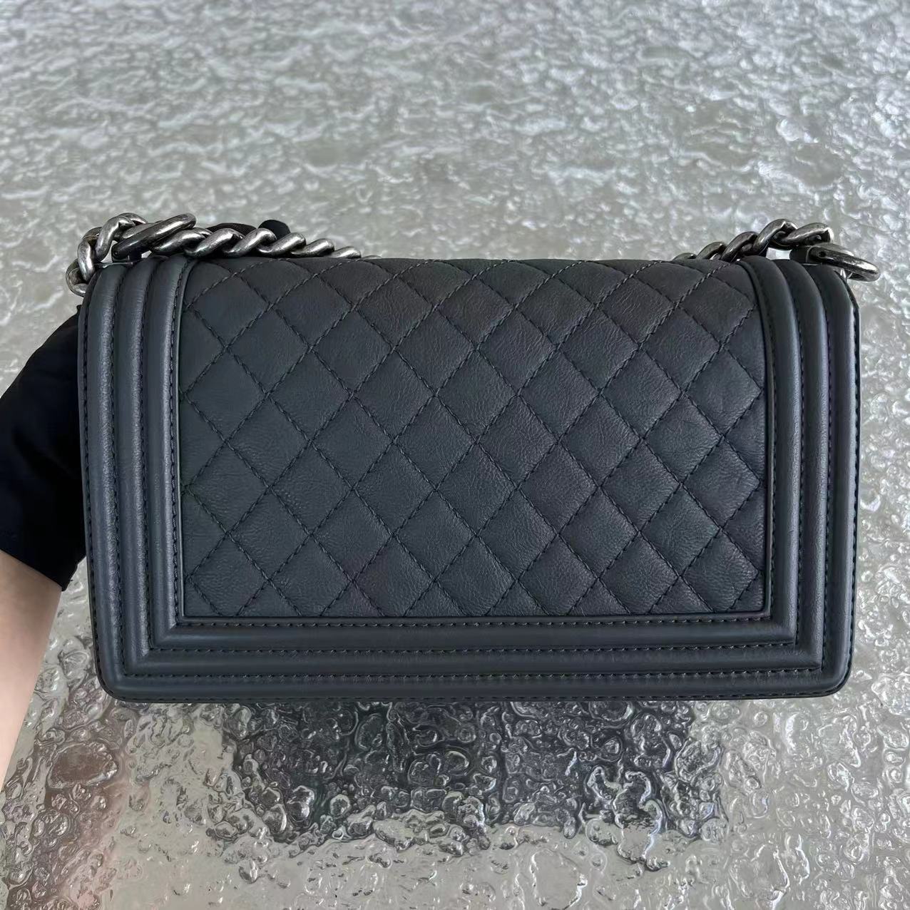 Boy Limited Edition Old Medium 25CM Quilted Grained Calfskin With Metal Edegs Grey Gray Leboy RSHW No 19