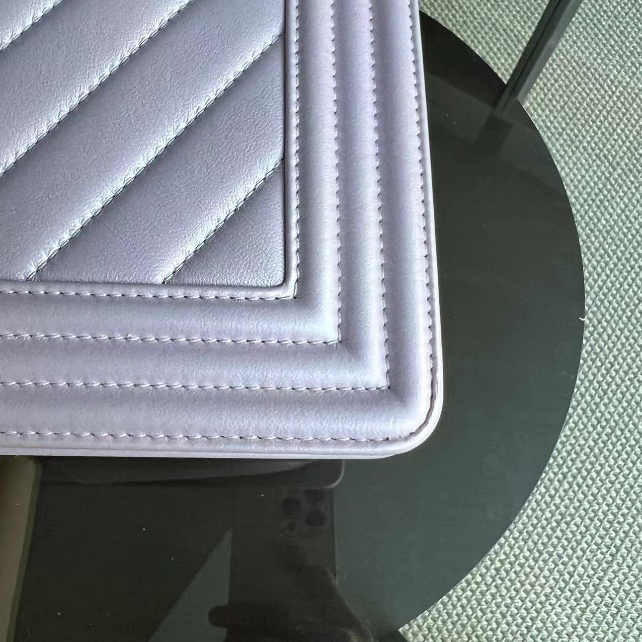 Boy Old Medium 25CM Chevron Calfskin Iridescent Pink Light Golden Hardware Series 25