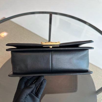 Boy Old Medium 25CM Lambskin Black GHW No 24
