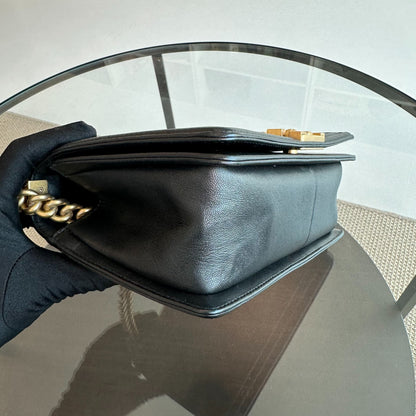 Boy Old Medium 25CM Lambskin Black GHW No 24