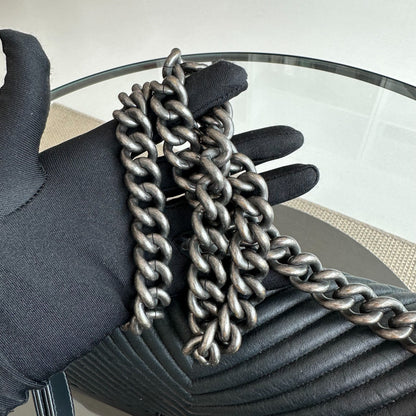 Boy Old Medium 25cm Lambskin Chevron Leboy Black RSHW No 20