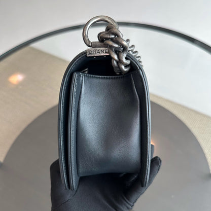 Boy Old Medium 25cm Lambskin Chevron Leboy Black RSHW No 20